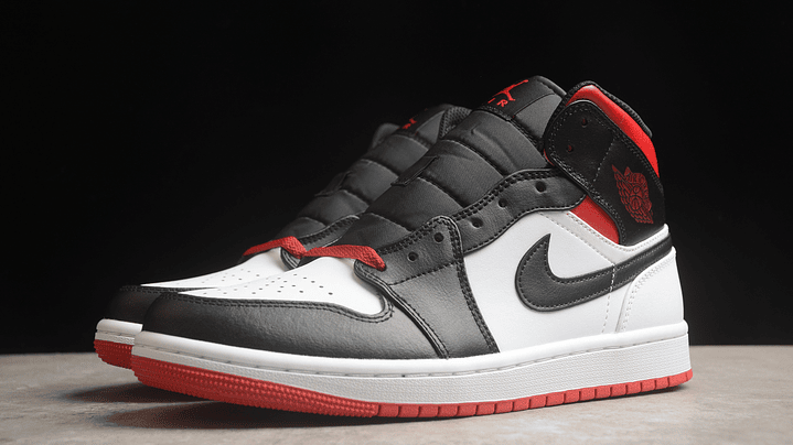 Jordan 1 Mid Gym Red/Black Toe 2