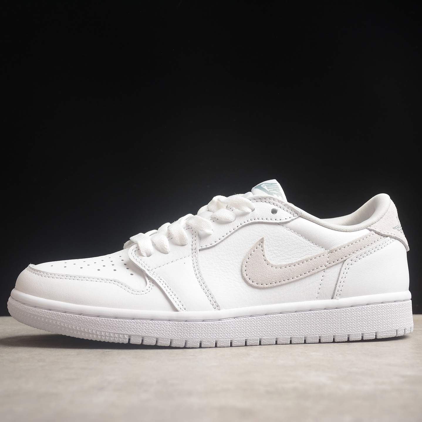 Jordan 1 low neutral grey 1