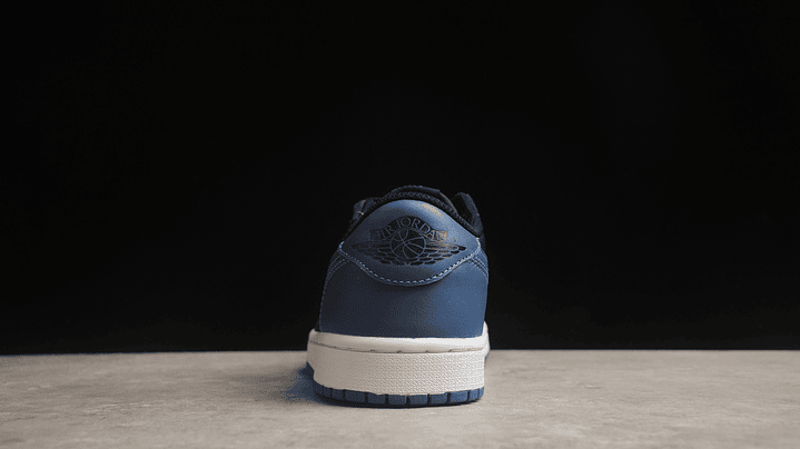 Jordan 1 low mystic navy 3