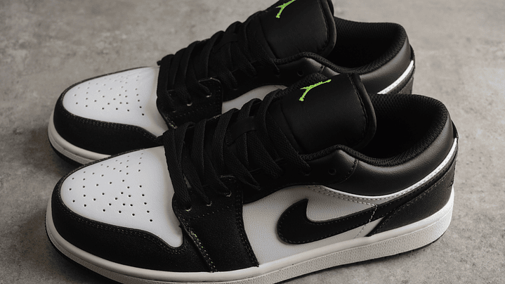 Jordan 1 low panda verde neon 4