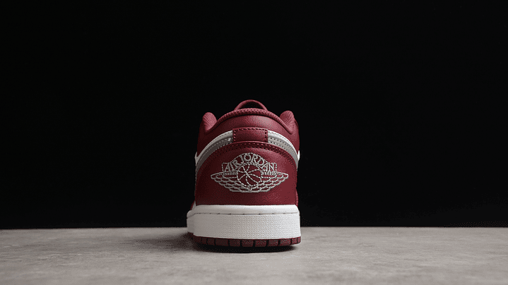 Jordan 1 low bordeaux 3