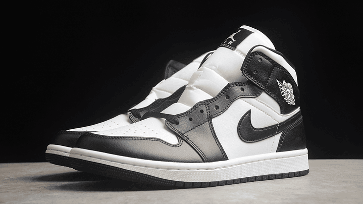 Jordan 1 mid panda 2