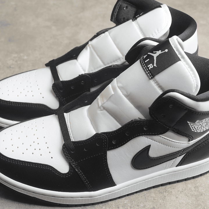 Jordan 1 mid panda 4