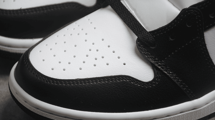 Jordan 1 mid panda 5