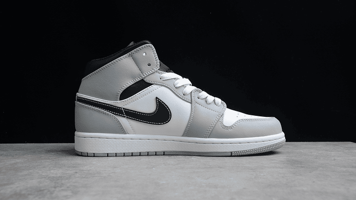 Jordan 1 mid light smoke grey 2