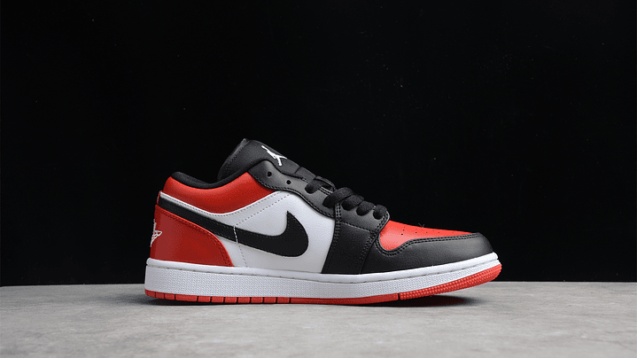 Jordan 1 low bred toe 2