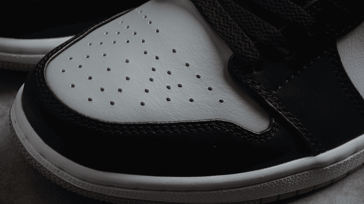 Jordan 1 low shadow toe 5