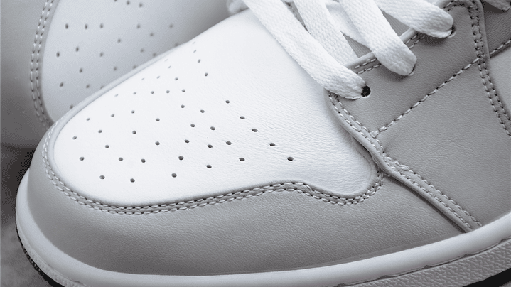 Jordan 1  mid white light smoke grey 4