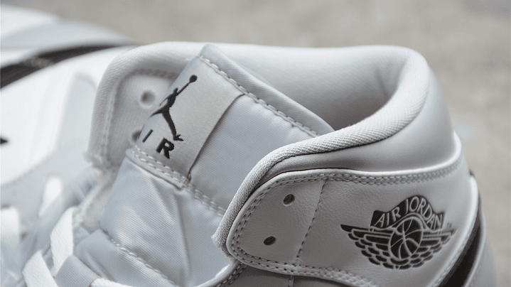 Jordan 1  mid white light smoke grey 5