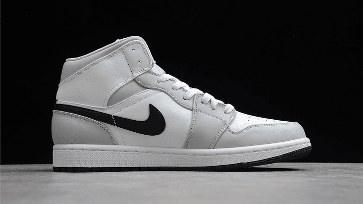 Jordan 1  mid white light smoke grey 3