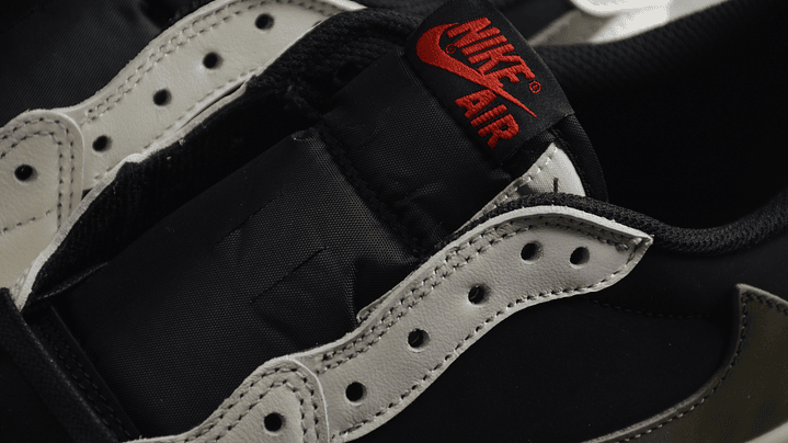 Jordan 1  low travis scott olive 6