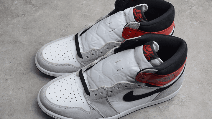 Jordan 1  high light smoke grey 4