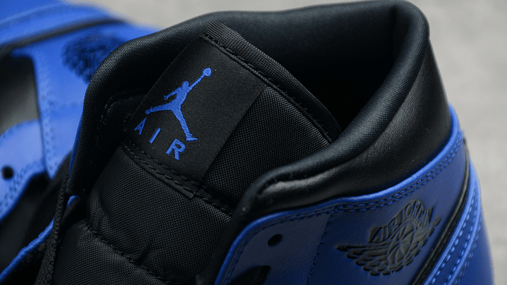 Jordan 1 mid hyper royal 6