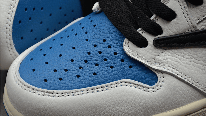 Jordan 1 high x Travis scott x Fragment 4