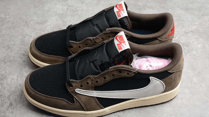 Jordan 1 low travis scott mocha 2