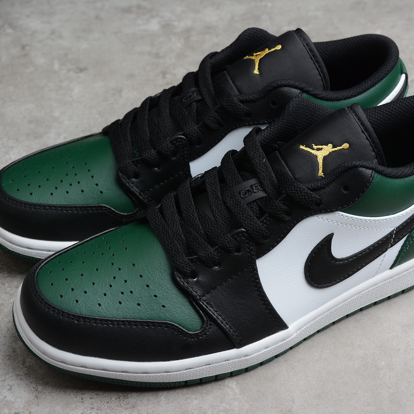 Jordan 1 low green toe 4