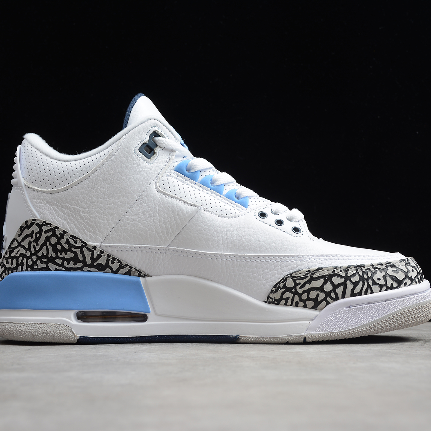 Jordan retro 3 UNC 2