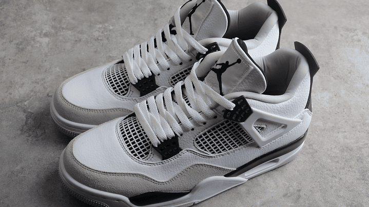 Jordan retro 4 military black 5