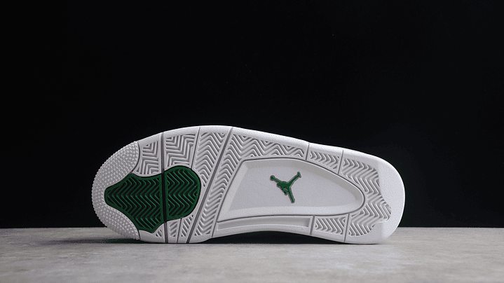 Jordan retro 4 metallic Green 3