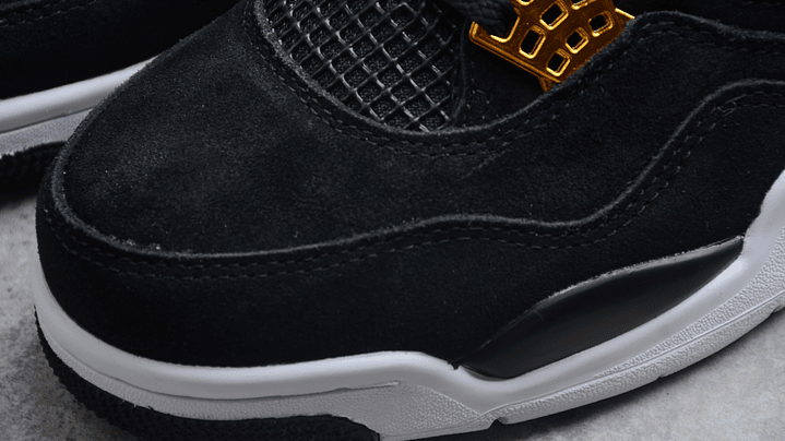 Jordan retro 4 royalty 6