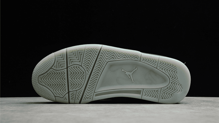 Jordan retro 4 x Kaws black 3