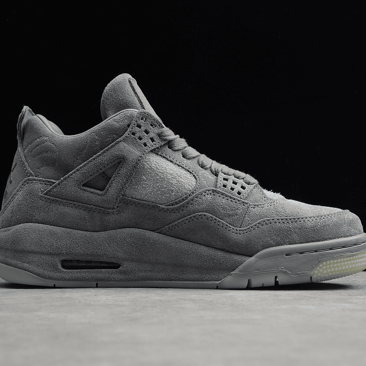 Jordan retro 4 x Kaws gris 2