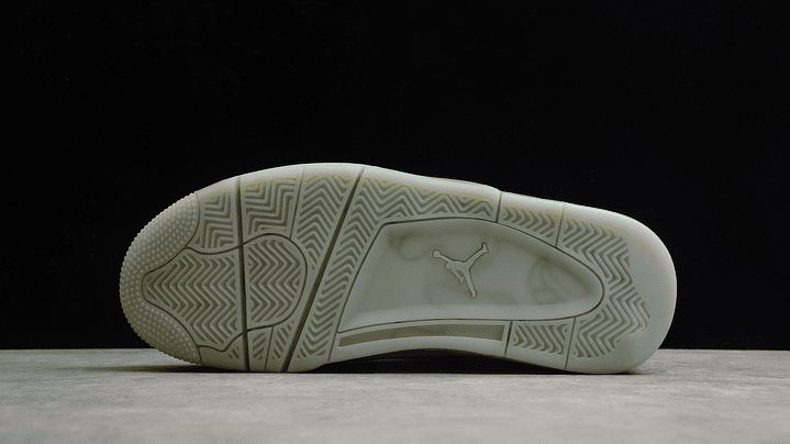 Jordan retro 4 x Kaws gris 3
