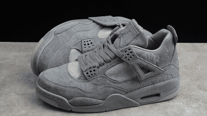 Jordan retro 4 x Kaws gris 5
