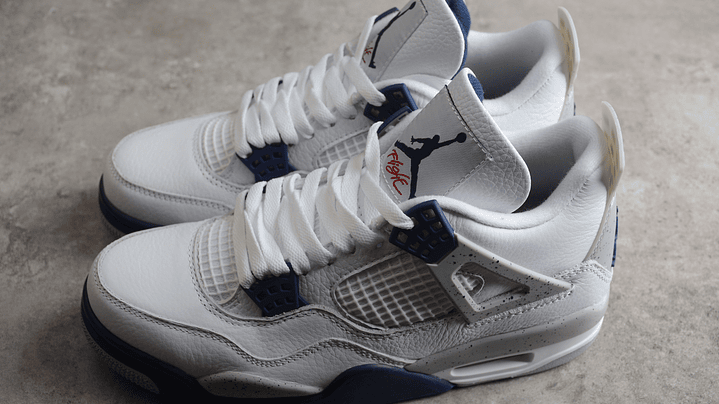 Jordan retro 4 midnight navy 5