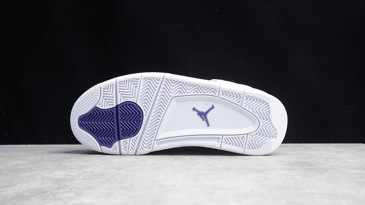 Jordan retro 4 metallic purple 3