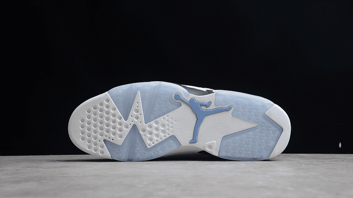 Jordan retro 6 UNC 3