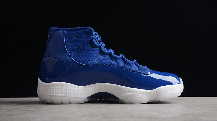 Jordan retro 11 royal blue 2
