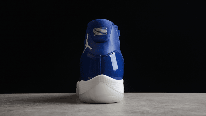 Jordan retro 11 royal blue 4