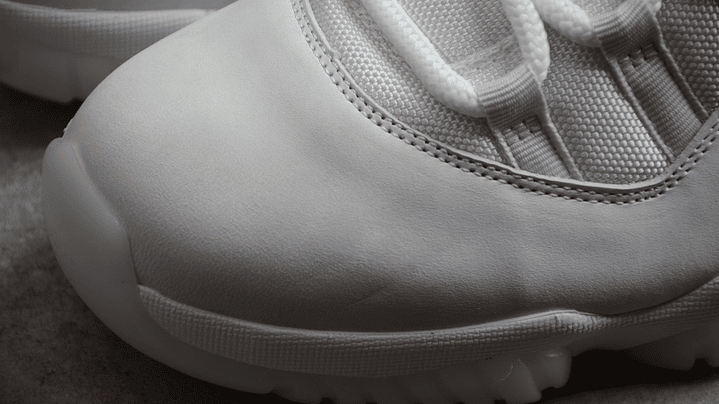 Jordan retro 11 platinum tint 6