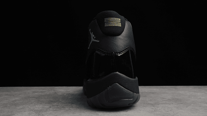 Jordan retro 11 gamma blue 4