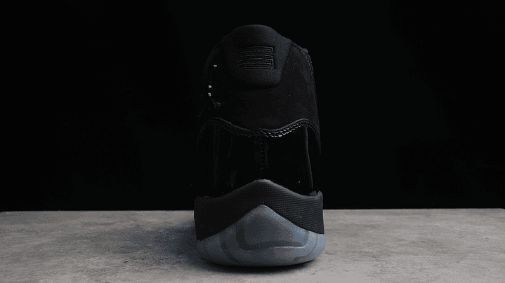 Jordan retro 11 cap and gown 4