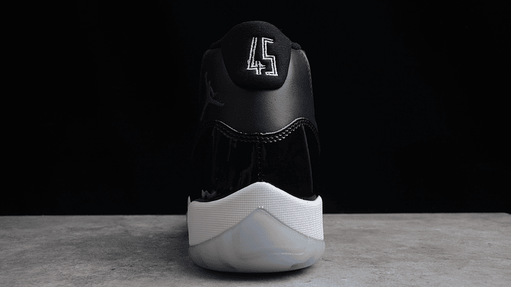 Jordan retro 11 space jam 4