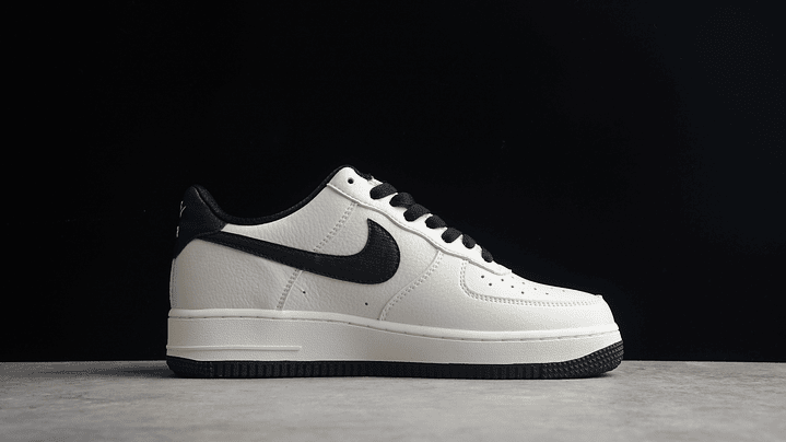 Air Force 1 white/black swoosh 2