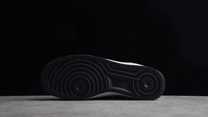 Air Force 1 white/black swoosh 3