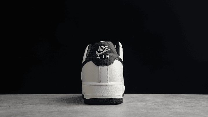 Air Force 1 white/black swoosh 4