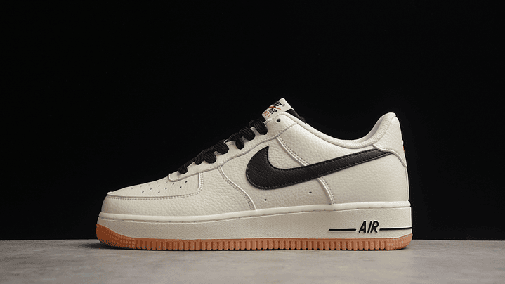 Air Force 1 beige & black 1