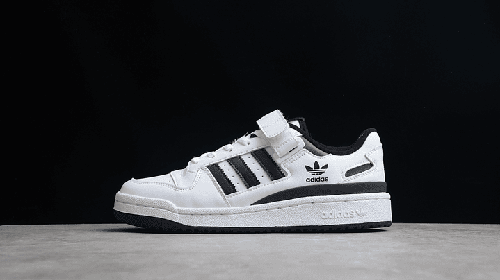 Adidas Forum black & white 1