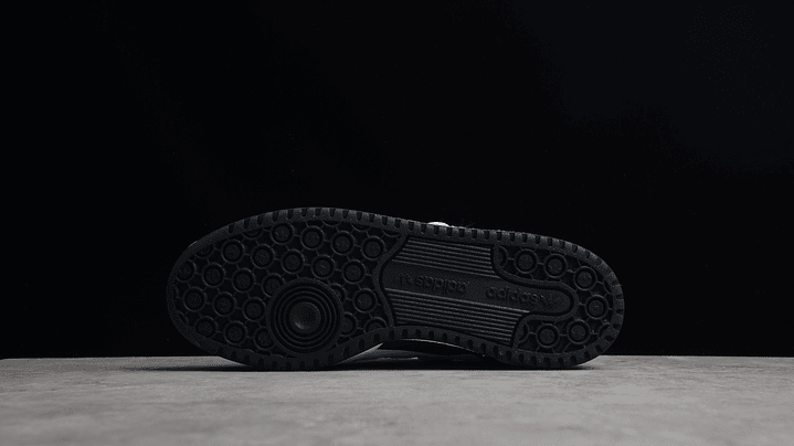 Adidas Forum black & white 3