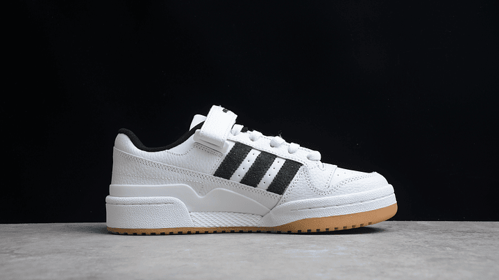 Adidas Forum black & white gum 2
