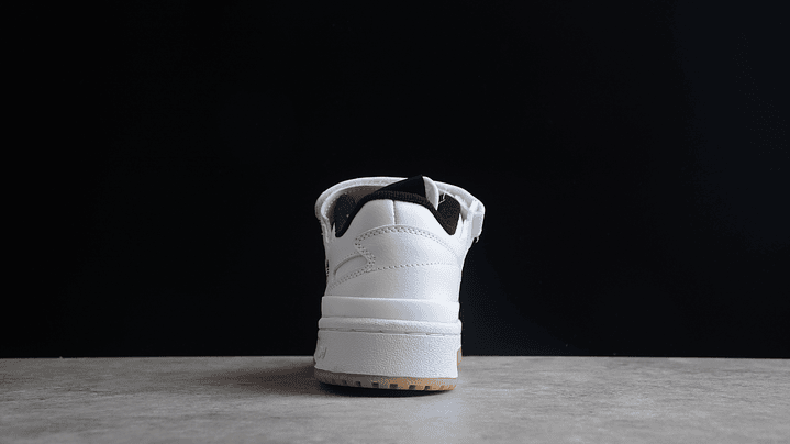 Adidas Forum white & black gum 4