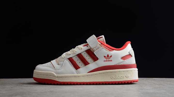 Adidas Forum vivid red 1