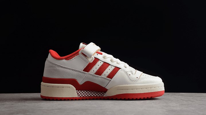 Adidas Forum vivid red 2