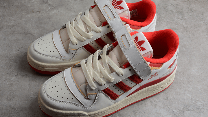 Adidas Forum vivid red 5