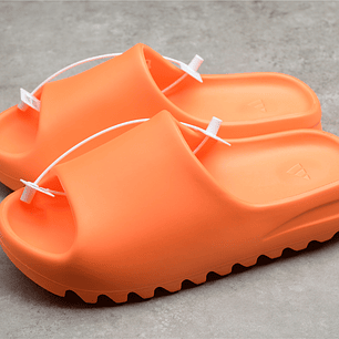 Yeezy Slide enflame orange