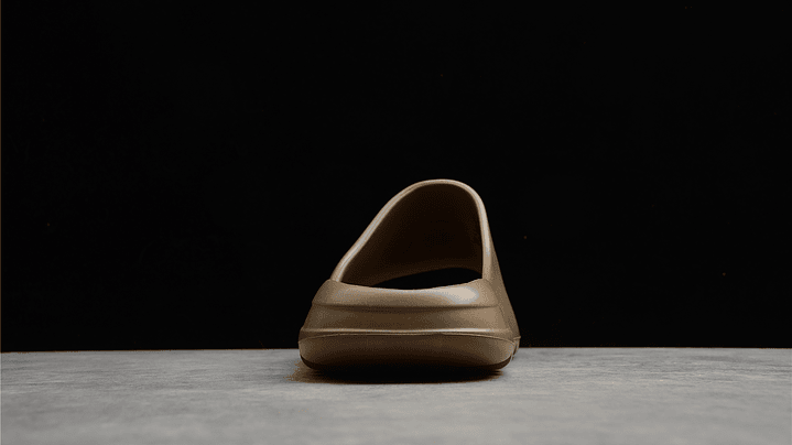 Yeezy Slide kakhi 3